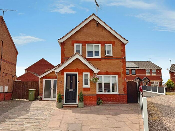 3 Bedroom Detached House For Sale In Chatsworth Road, Creswell, Worksop, S80