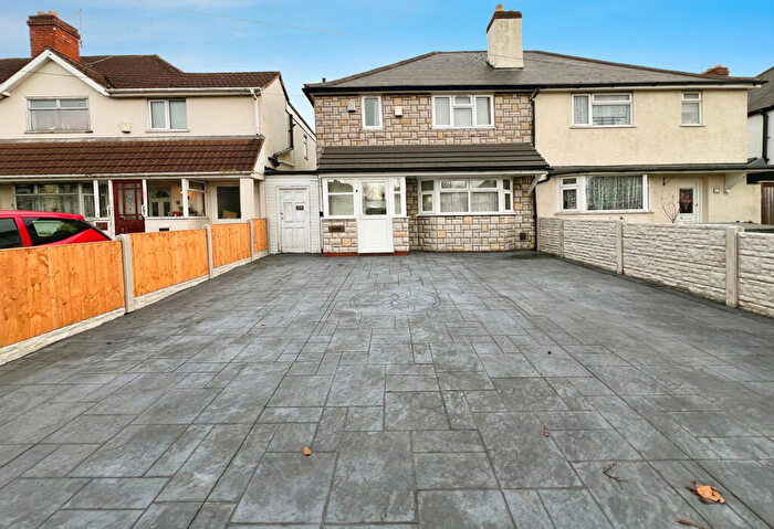 3 Bedroom Semi-Detached House To Rent In Aldridge Road, Birmingham, West Midlands, B42