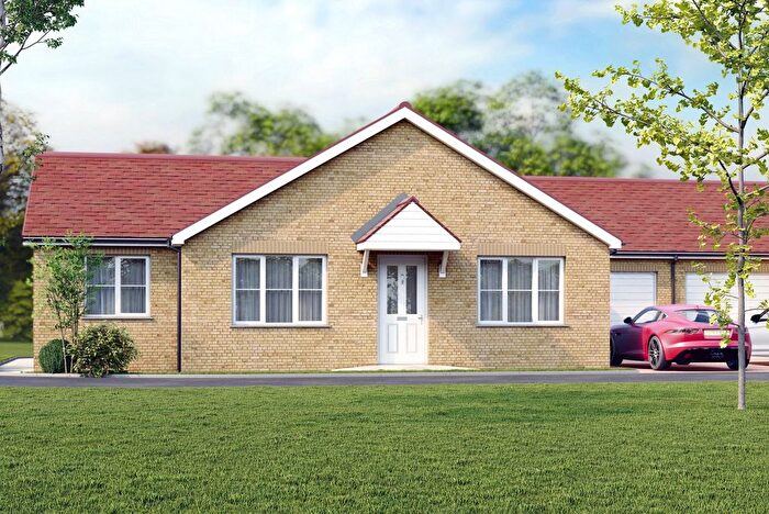 3 Bedroom Detached Bungalow For Sale In Broadweavers Close, Wincanton, Somerset, BA9