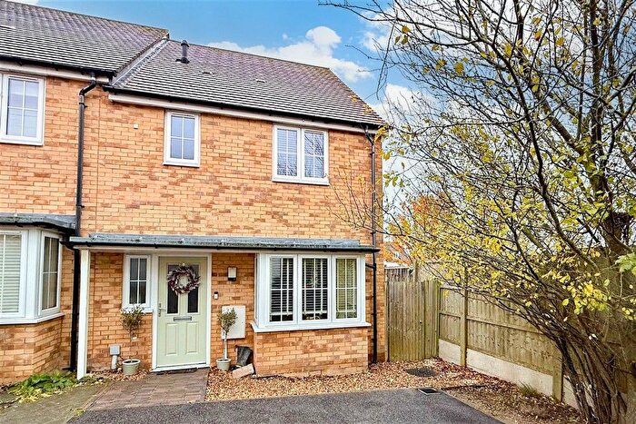 3 Bedroom End Of Terrace House For Sale In Aurum Close, Whitstable, Kent, CT5