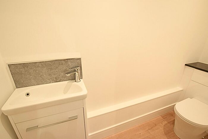 4 Bedroom Town House To Rent In Kingsway, Cleethorpes, DN35
