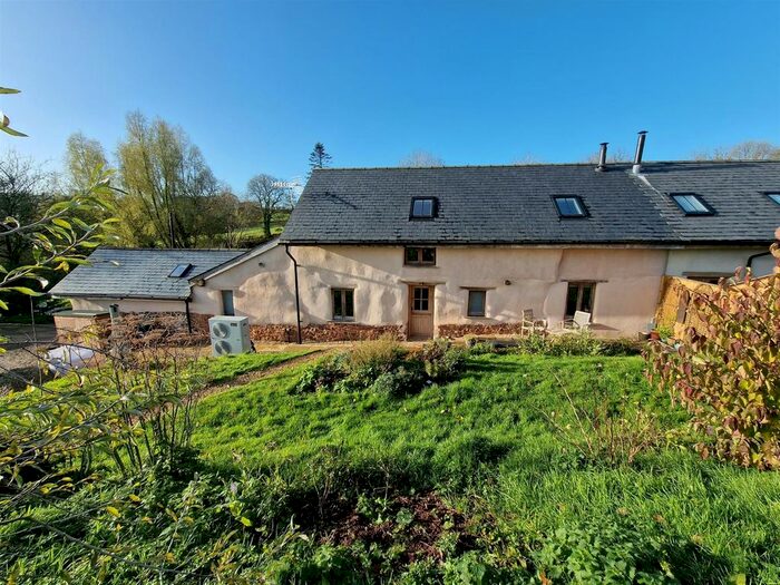 4 Bedroom Property For Sale In Templeton, Tiverton, EX16