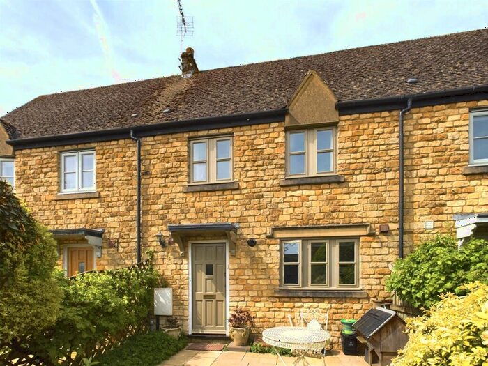 3 Bedroom Terraced House For Sale In Junction Road, Churchill, OX7