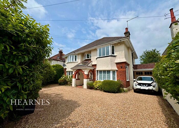 4 Bedroom Detached House For Sale In Iddesleigh Road, Bournemouth, BH3