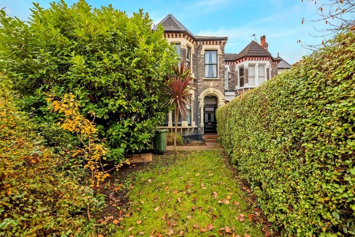 2 Bedroom Flat To Rent In Brixton Hill, London, SW2