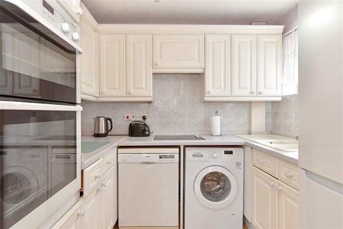 3 Bedroom Semi-Detached House For Sale In Crockenhall Way, Istead Rise, Gravesend, Kent, DA13