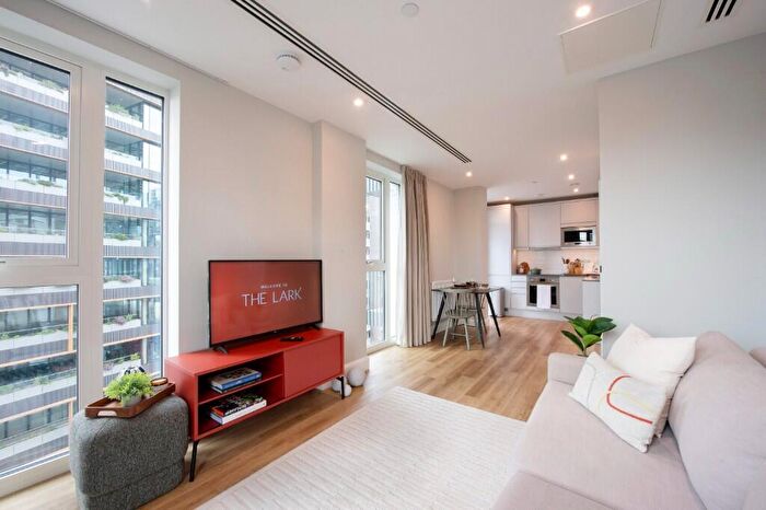 1 Bedroom Apartment To Rent In Moat Street, London, SW11