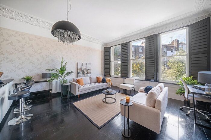2 Bedroom Flat For Sale In Warwick Road, London, SW5