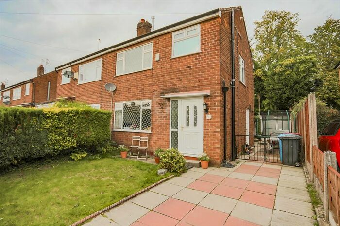 3 Bedroom Semi-Detached House To Rent In Wardley Hall Lane, Worsley, Manchester, M28