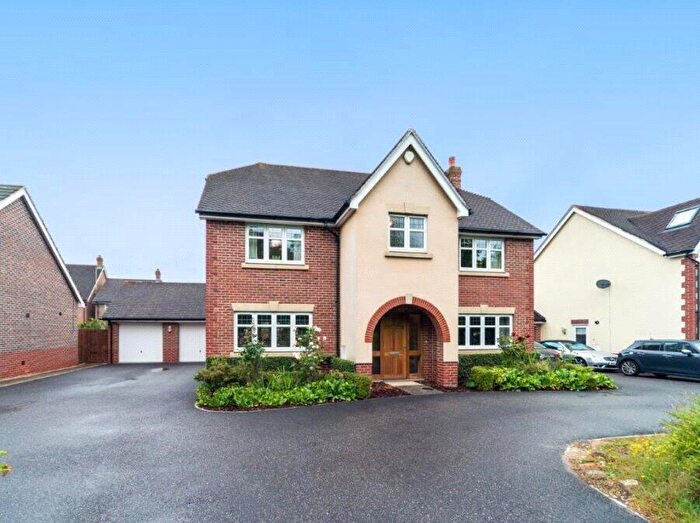 5 Bedroom Detached House To Rent In Turstin Drive, Fleet, GU51