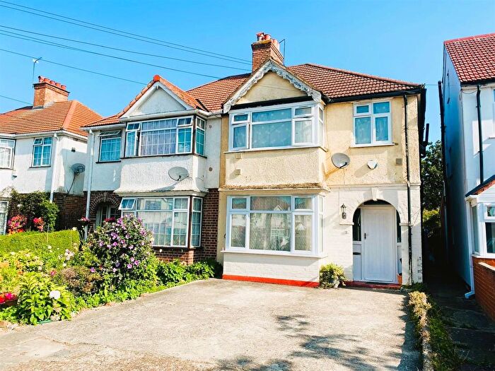 3 Bedroom Semi-Detached House For Sale In Hinton Avenue, Hounslow, TW4
