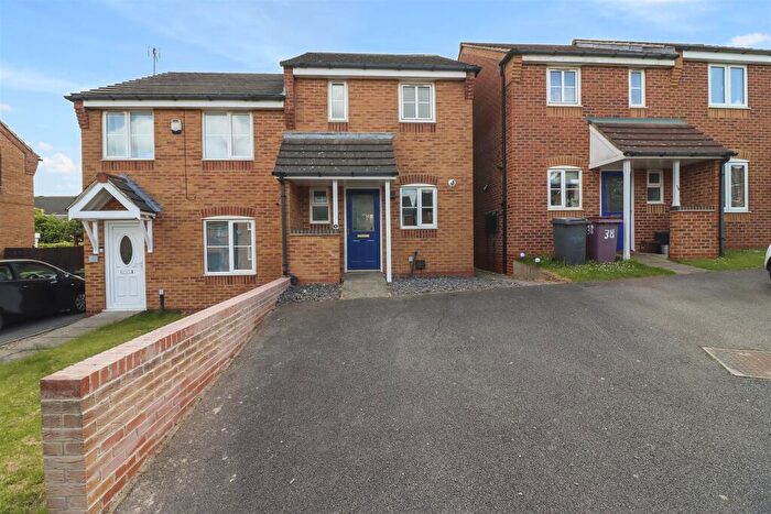 2 Bedroom Semi Detached House For Sale In Bracken Road, Shirebrook, Mansfield, NG20