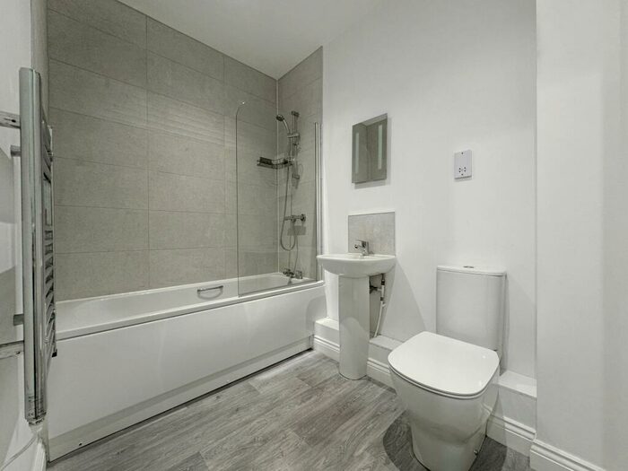 Studio To Rent In Fairway Court, Elland Road, Leeds, LS11