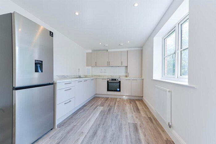 2 Bedroom Flat For Sale In Danes Court, Station Road, Aylesford, ME20