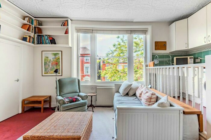 1 Bedroom Apartment To Rent In Exeter Road, Mapesbury, London, NW2