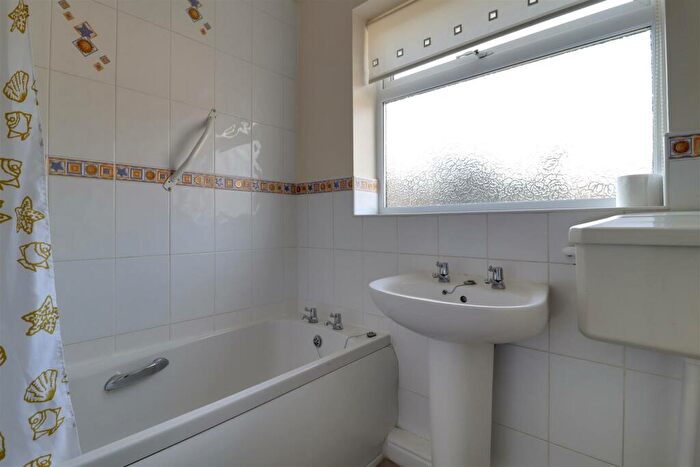 2 Bedroom Detached Bungalow For Sale In Hollybush Crescent, Willaston, Nantwich, CW5