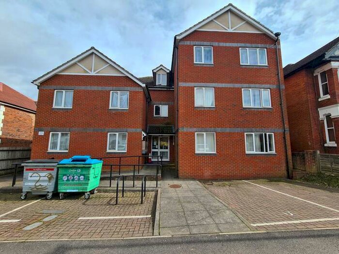 1 Bedroom Flat To Rent In Shaftesbury Avenue, Portswood, SO17