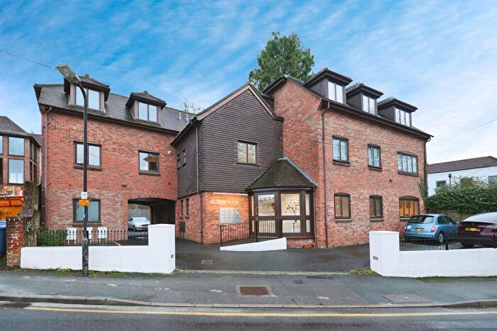 2 Bedroom Flat For Sale In East Street, Chesham, HP5