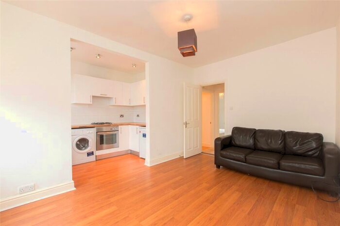 1 Bedroom Flat To Rent In St John's Road, Battersea, London, SW11