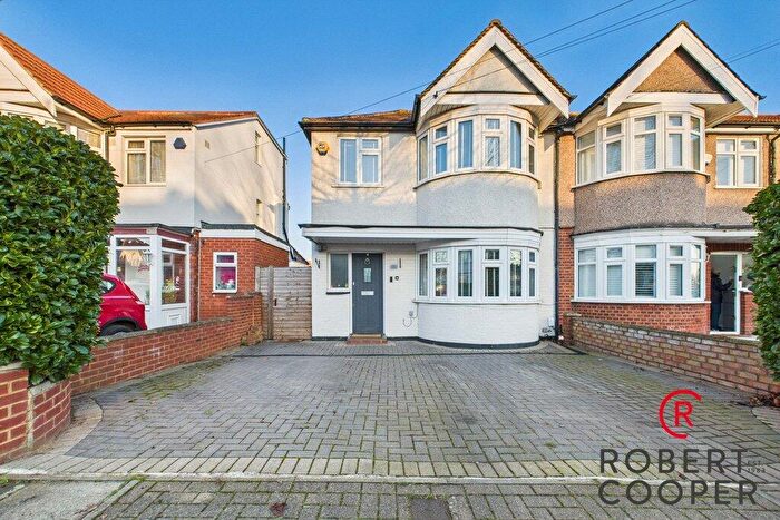 3 Bedroom End Of Terrace House For Sale In Kings Road, Harrow, HA2