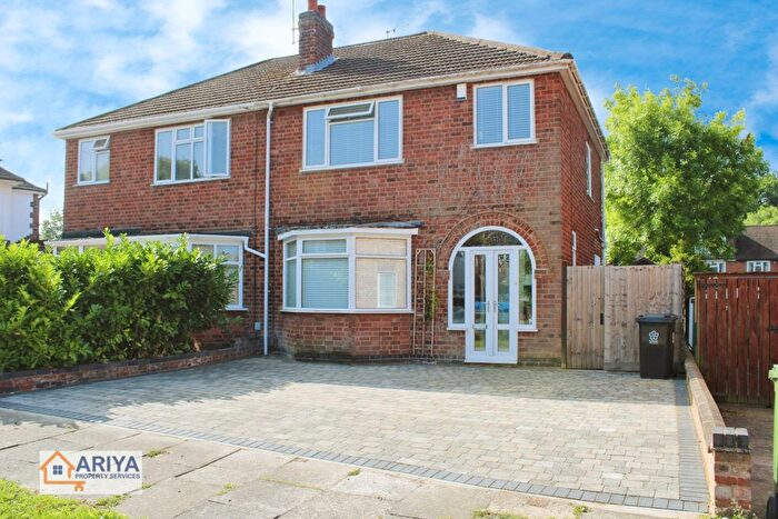 3 Bedroom Semi-Detached House To Rent In Stockwell Road, Knighton, Leicester, LE2