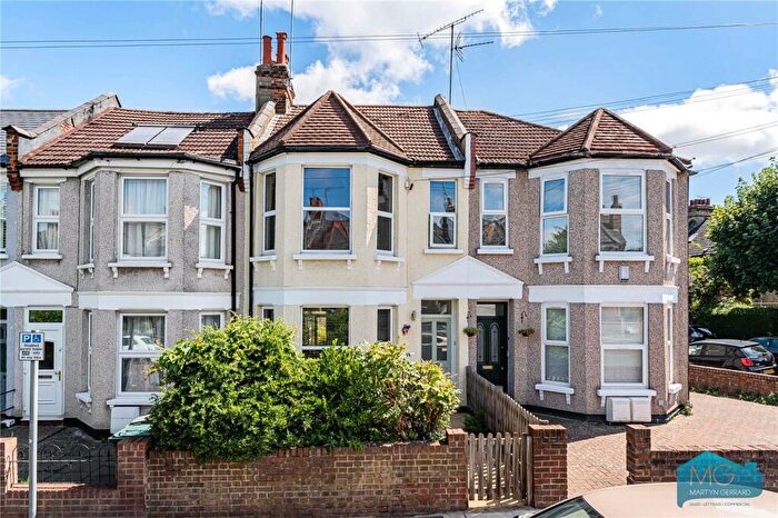 4 Bedroom Terraced House For Sale In Pembroke Road, London, N10