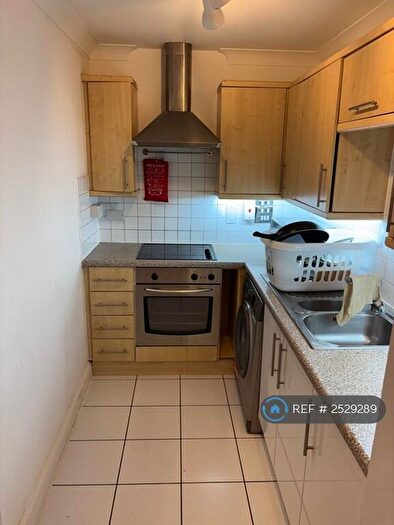 2 Bedroom Flat To Rent In Lizmans House, London, NW1