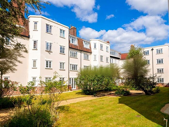 1 Bedroom Flat To Rent In Spencer Road, West Wimbledon, SW20