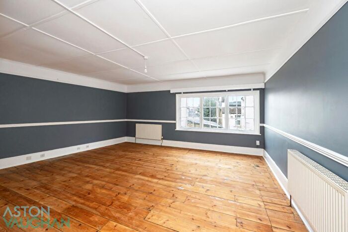 3 Bedroom Flat To Rent In Gloucester Place, Brighton, BN1