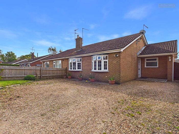 2 Bedroom Semi-Detached Bungalow For Sale In Farrow Road, Whaplode Drove, Spalding, PE12