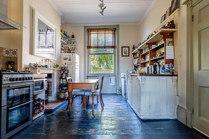 4 Bedroom Terraced House For Sale In Amwell Street, London, EC1R - Photo 11
