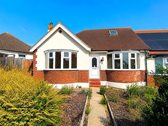 3 Bedroom Semi-Detached Bungalow For Sale In Kent Close, Bexhill-On-Sea, TN40