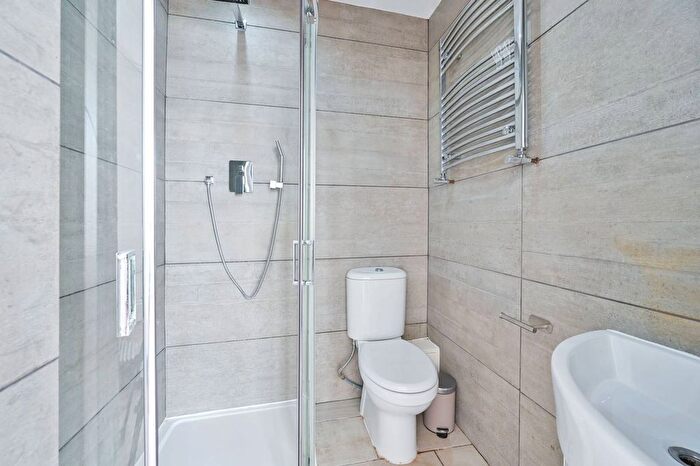 2 Bedroom Flat To Rent In Overhill Road, Dulwich, London, SE22