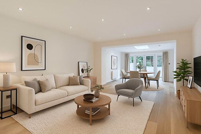 3 Bedroom Flat For Sale In Gledhow Gardens, Kensington, SW5