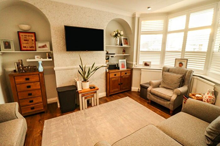 3 Bedroom Terraced House For Sale In Rectory Road, Little Thurrock, Grays, RM17