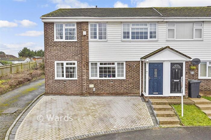 4 Bedroom End Of Terrace House For Sale In Apple Close, Snodland, Kent, ME6