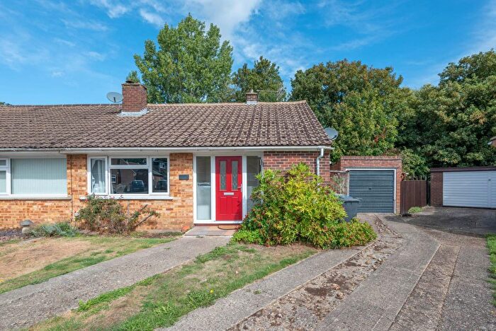 2 Bedroom Semi-Detached Bungalow For Sale In Stour Road, Chartham, CT4