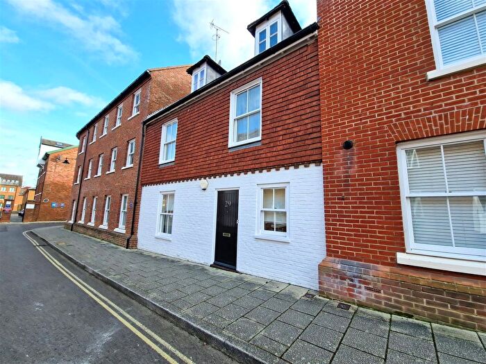 2 Bedroom Flat To Rent In The Spires, Station Road West, CT2