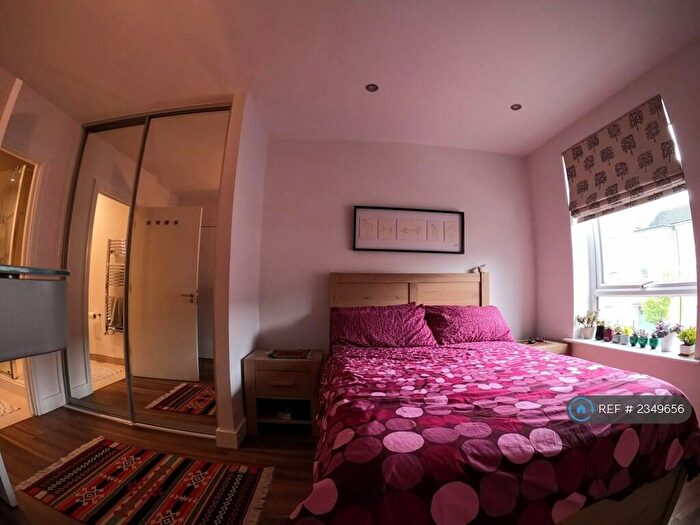 2 Bedroom Flat To Rent In Drake Way, Reading, RG2