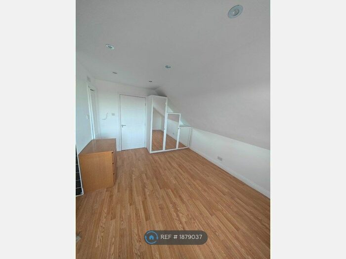 Studio To Rent In Craven Park Road, London, NW10