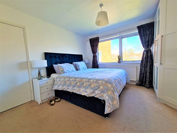 2 Bedroom Flat For Sale In Grange Road, Ealing, London, W5
