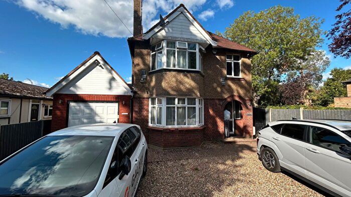 6 Bedroom Detached House To Rent In Old Bath Road, Slough, Berkshire, SL3