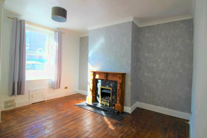 3 Bedroom Terraced House To Rent In Shaw Street, Glossop, SK13