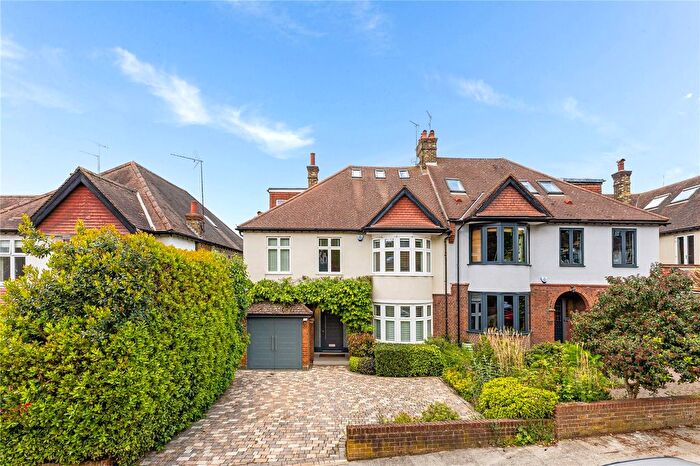 5 Bedroom Semi-Detached House For Sale In Lanchester Road, London, N6