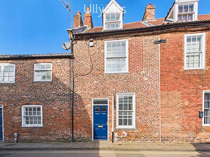 2 Bedroom Terraced House To Rent In Wood Lane, Beverley, HU17