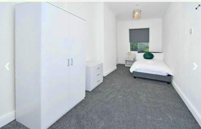 6 Bedroom Detached House To Rent In Queen Anne's Gardens Mitcham, London, CR4