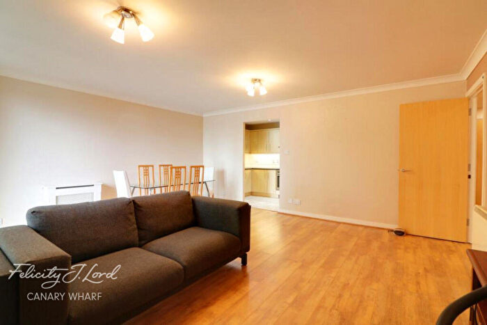 2 Bedroom Apartment To Rent In Boardwalk Place, London, E14