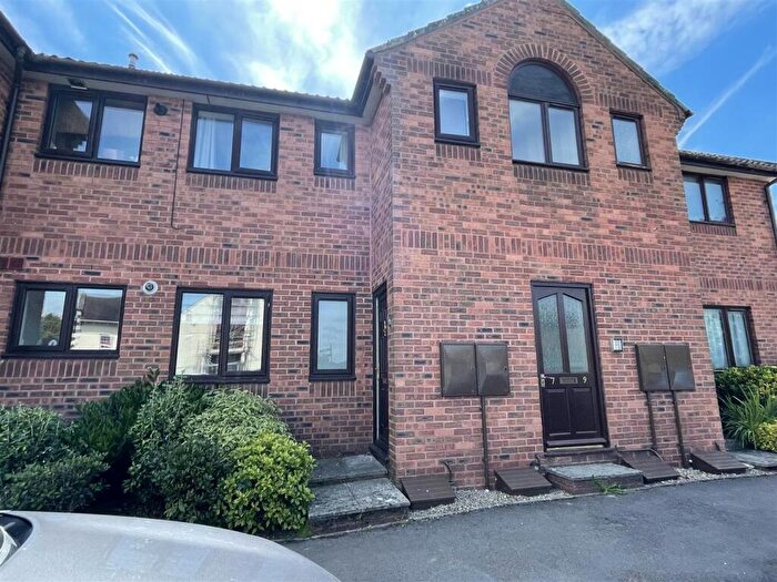 1 Bedroom Flat To Rent In Mason Court, Berkeley, GL13