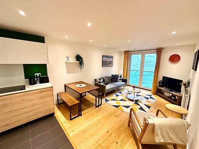 1 Bedroom Flat For Sale In Devizes Street, London, N1