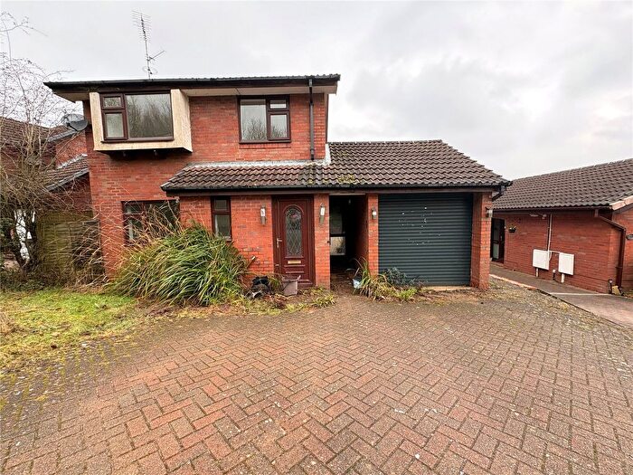 3 Bedroom Detached House For Sale In Christchurch Drive, Daventry, Northamptonshire, NN11